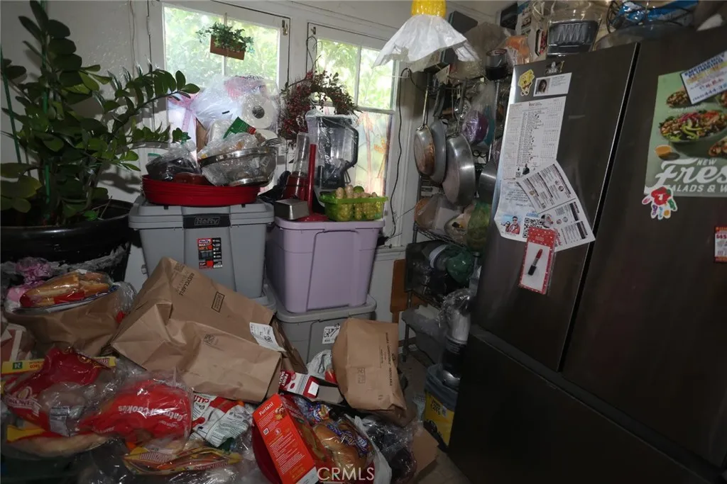 6072 Myrtle Avenue, Long Beach, California 90805 home-pic-5